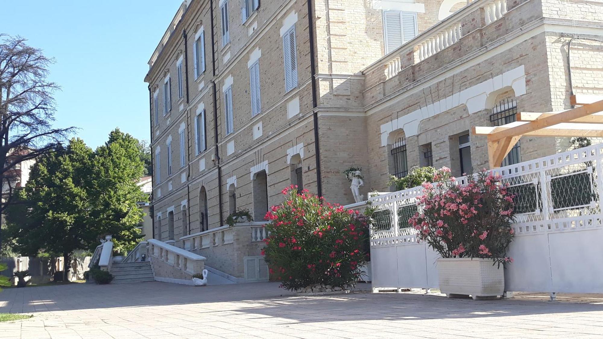 Villa Contessina Cossignano Luaran gambar